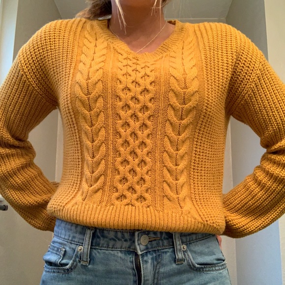 3 sweaters - Picture 2 of 4